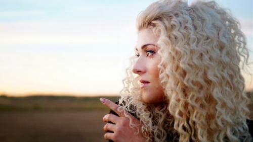 Пришло, наверное, время показать мега красивую Юлию в последних лучах закатного сентябрьского солнца. 07