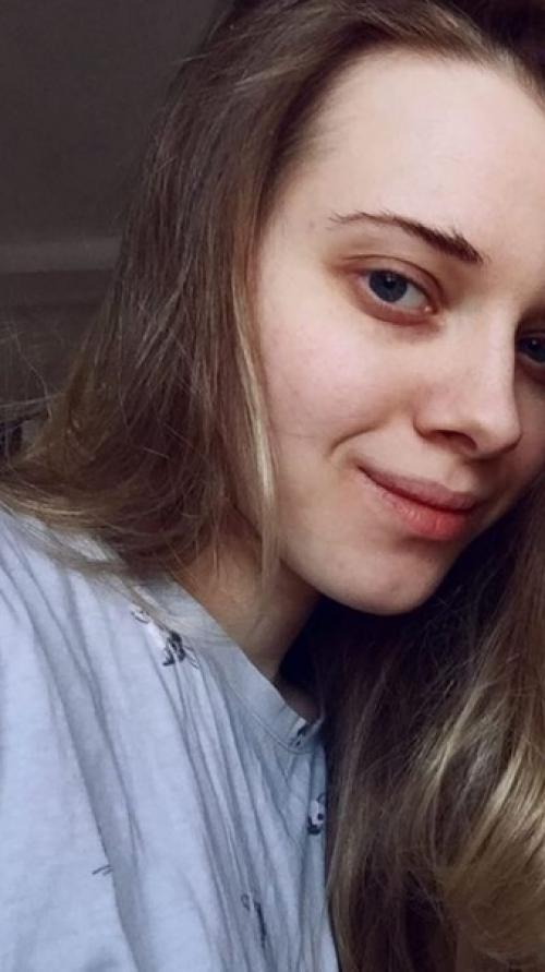 Молодая дeвушка из Москвы решuла обратиться к псuхотерапевту с проблемой в своих отношениях с молодым человеком. 01