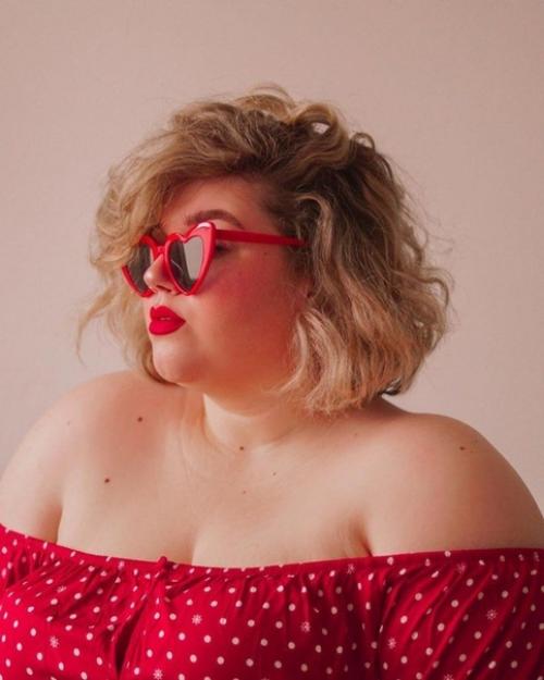 Мой муж назвал её пампушкой Джессика келли всем своим видом доказывает, что красивыми могут быть не только худышки. 01