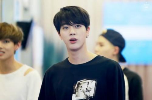 Article Jin.  Enter - Talk он выглядел как знаменитость еще до дебюта. 01 Article Jin.  Enter - Talk он выглядел как знаменитость еще до дебюта. 01