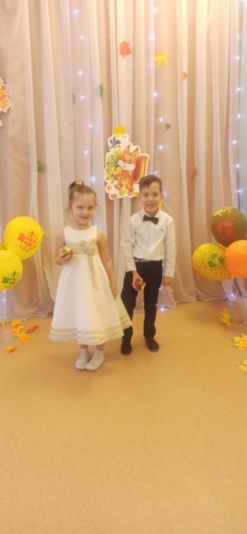 Мама, у всех уже есть женихи. 03