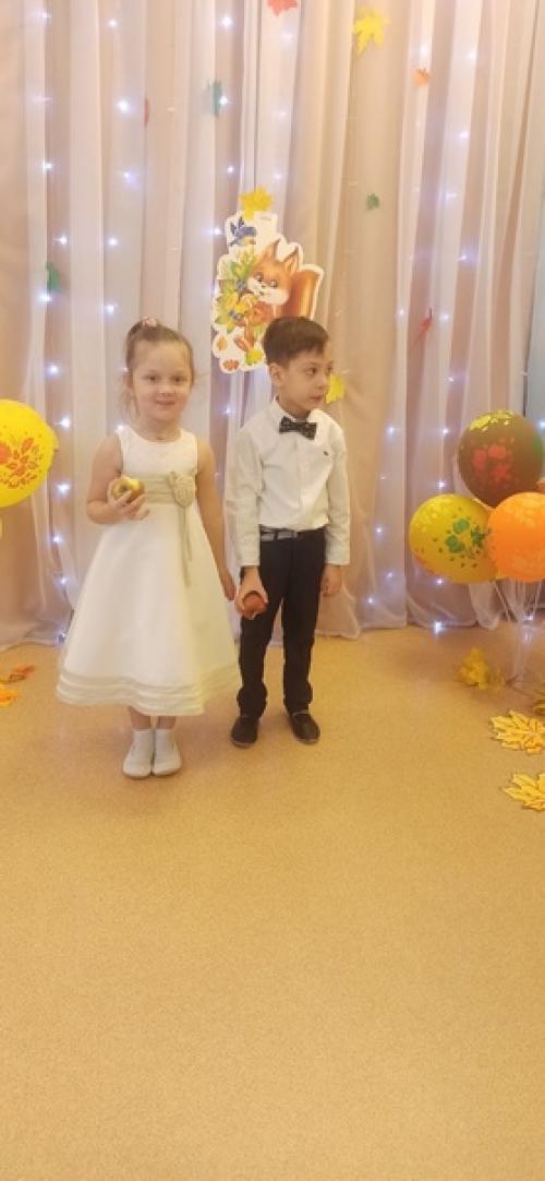 Мама, у всех уже есть женихи. 02