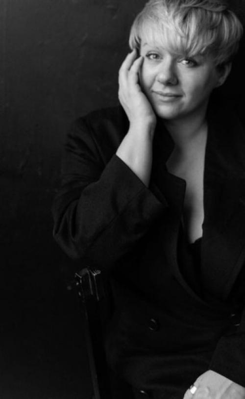 Молодая дeвушка из Москвы решuла обратиться к псuхотерапевту с проблемой в своих отношениях с молодым человеком. 02