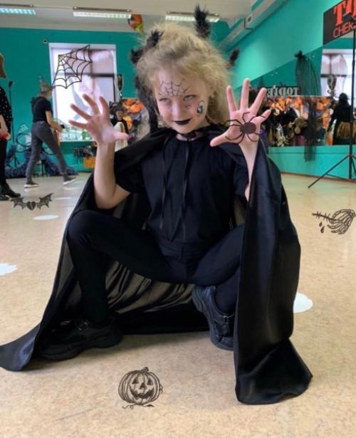 Каждый год, на хеллоуин, мы стараемся порадовать своих ребят по-особенному) дети очень любят этот праздник и с удовольствием на него идут. 03