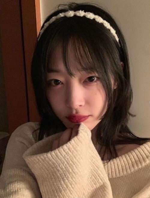 041025: я думаю, солли выглядела очень хорошо с этой стрижкой. 04