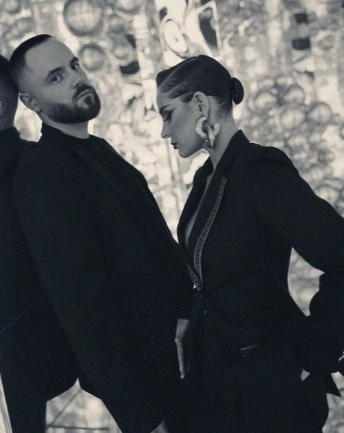 Севиль вышла замуж за Toni. 02