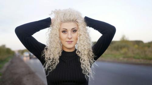 Пришло, наверное, время показать мега красивую Юлию в последних лучах закатного сентябрьского солнца. 01