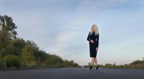 Пришло, наверное, время показать мега красивую Юлию в последних лучах закатного сентябрьского солнца. 02