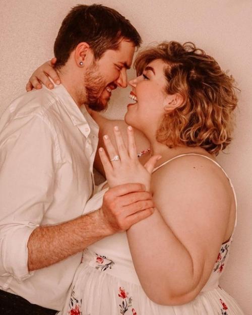 Мой муж назвал её пампушкой Джессика келли всем своим видом доказывает, что красивыми могут быть не только худышки. 04