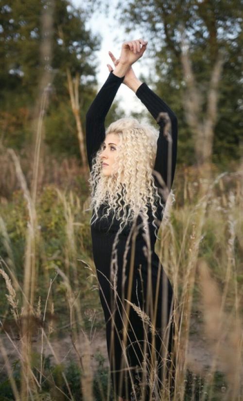 Пришло, наверное, время показать мега красивую Юлию в последних лучах закатного сентябрьского солнца. 03