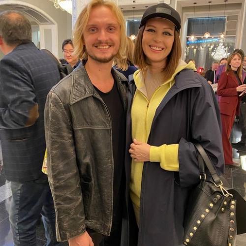 Ирина Безрукова необычайно помолодела, сменив имидж. 02