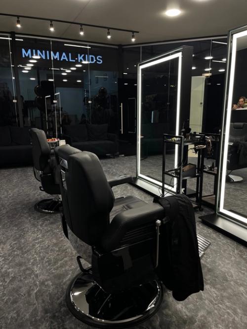 Ну вот и выбрался в барбер - шоп Артёма раменского и Рустама самигулина Golden Britva. 02