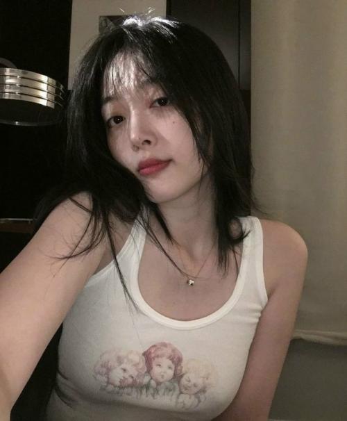 Я думаю, что солли выглядела очень хорошо с этой стрижкой. 01 Я думаю, что солли выглядела очень хорошо с этой стрижкой. 01