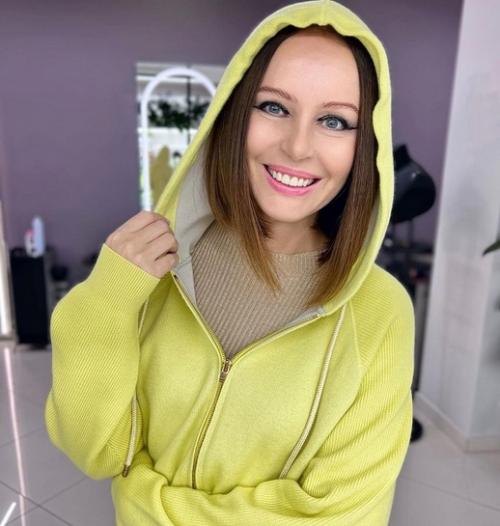 Ирина Безрукова необычайно помолодела, сменив имидж. 01