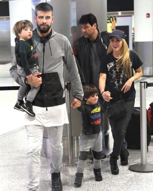 Шакира и ее муж пике! 04