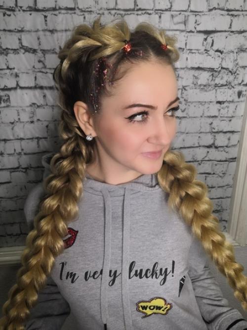 Создали прическу на фотосессию, добавили глиттеры. 01