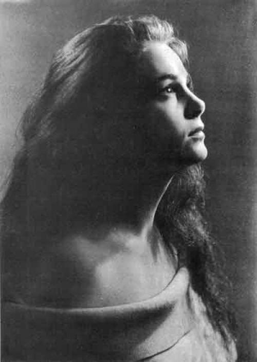 Элина Быстрицкая.   Фото 1- на военный билет, возраст около 16 лет. 07