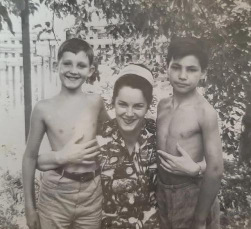 Элина Быстрицкая.   Фото 1- на военный билет, возраст около 16 лет. 08