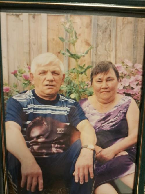 Всем добрый!  Мои дорогие родители. 03