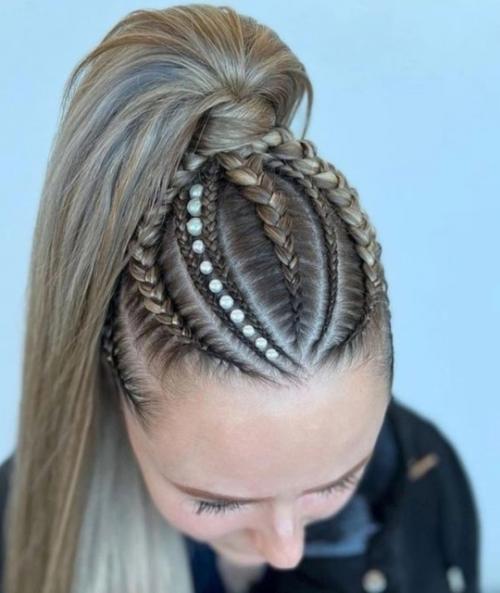 Примеры причесок с канекалоном, которые отлично дополнят ваш новогодний образ на корпоратив или фотосессию. 01