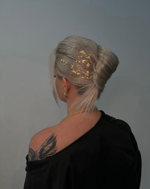 Корпоративы уже начались и образы могут быть абсолютно разные. 03