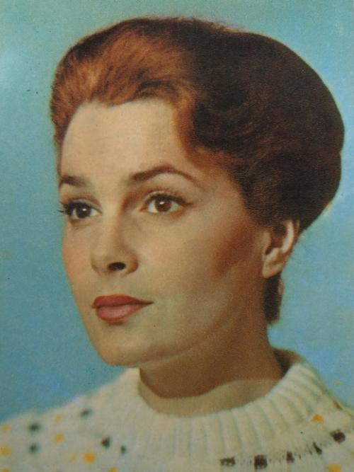 Элина Быстрицкая.   Фото 1- на военный билет, возраст около 16 лет. 06