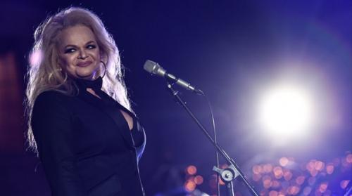 65-Летняя Лариса преобразилась долина! 02