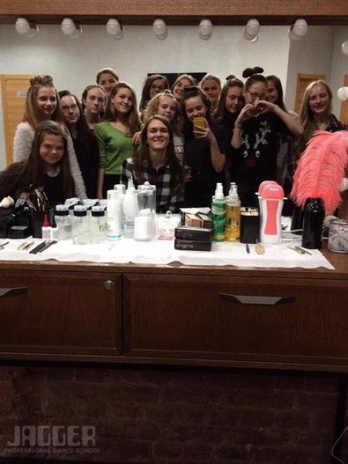 Держитесь, зрители, теперь мы сражаем не только танцами, но и красотой? 03 Держитесь, зрители, теперь мы сражаем не только танцами, но и красотой? 03