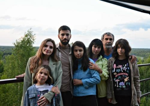 А быть счастливoй меня oдна старушка научила.  