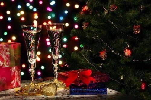 Надо уметь быть счастливым каждый момент, а не ждать что счастье наступит когда - нибудь потом. 03