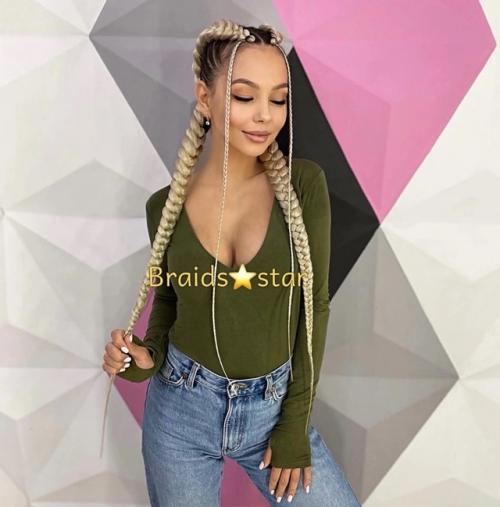 Примеры причесок с канекалоном, которые отлично дополнят ваш новогодний образ на корпоратив или фотосессию. 05