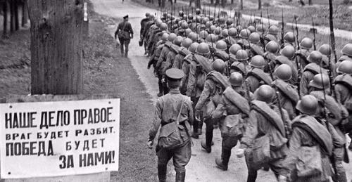 Ранним утром от границы, что на Западе страны, потянулись с жутким лязгом. 01 Ранним утром от границы, что на Западе страны, потянулись с жутким лязгом. 01