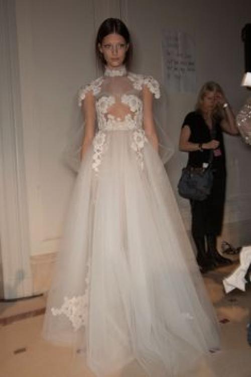 Прически в романтическом стиле описание. Энциклопедия моды романтический стиль.