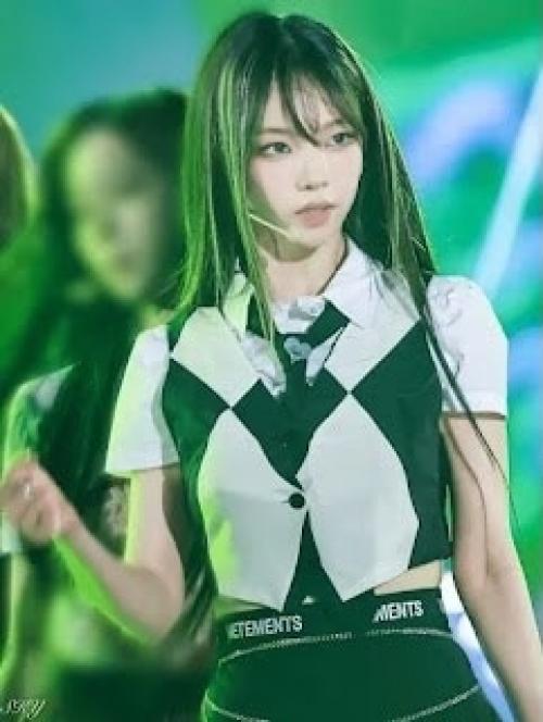 Theqoo нетизены не могут перестать обсуждать, как красива Карина с её новой причёской. 03