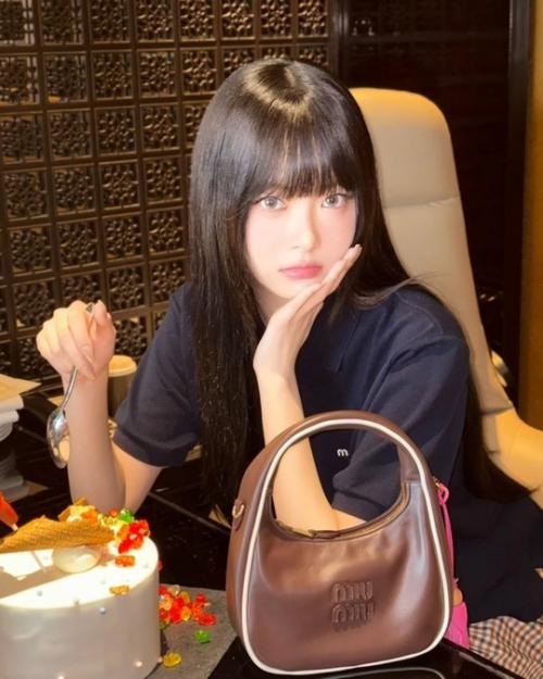 150225: новое обновление социальных сетей хон ынче сводит с ума. 03