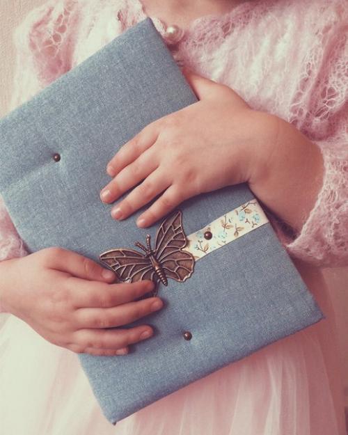 Книги ведь можно не только читать, они ещё и осанку королевскую формируют! 01 Книги ведь можно не только читать, они ещё и осанку королевскую формируют! 01