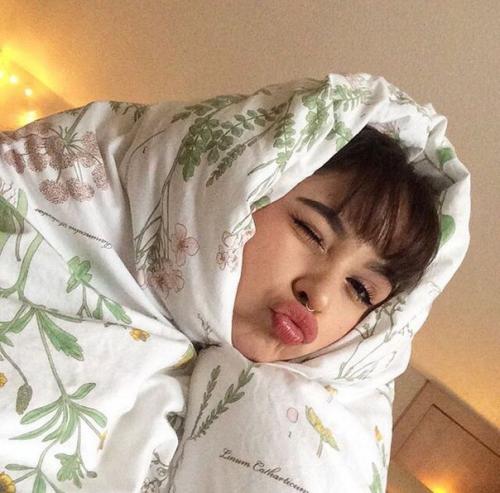 Разновидности селфи?   Helfie (Hair Selfie) - фото прически, стрижки, нового цвета волос. 01 Разновидности селфи?   Helfie (Hair Selfie) - фото прически, стрижки, нового цвета волос. 01