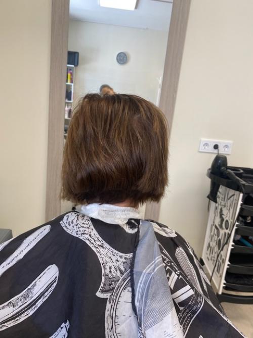 Сейчас это Самая Стильная и Модная Стрижка … так сказал мастер девушке, после стрижки … в карусели фото до. 03