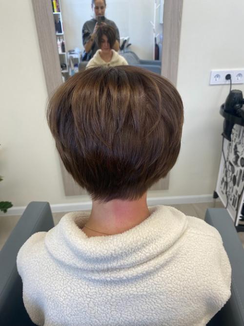 Сейчас это Самая Стильная и Модная Стрижка … так сказал мастер девушке, после стрижки … в карусели фото до. 01