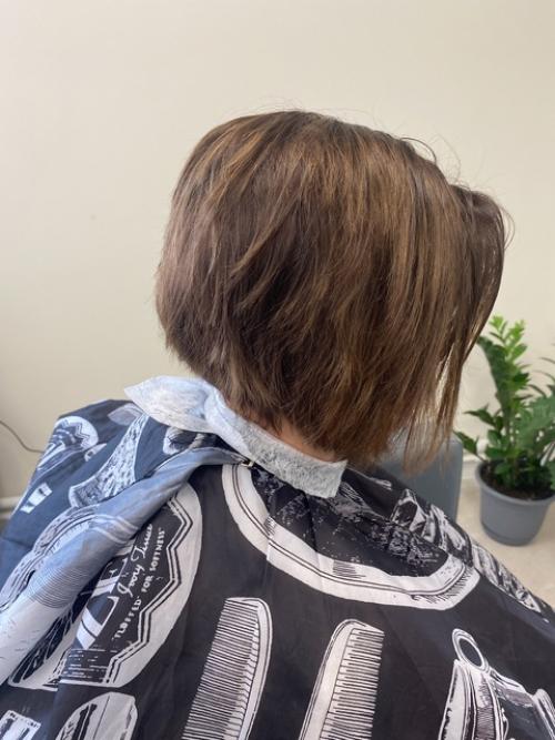 Сейчас это Самая Стильная и Модная Стрижка … так сказал мастер девушке, после стрижки … в карусели фото до. 02