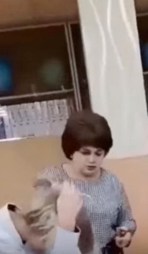 Учитель Стал Жертвой Ученицы: Неожиданная Стрижка на Уроке. 01