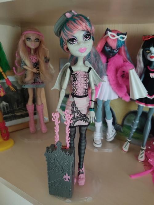 Вынужденная продажа. Френки скариж -600, есть оригинальная юбка, но она в печальном состоянии. 03