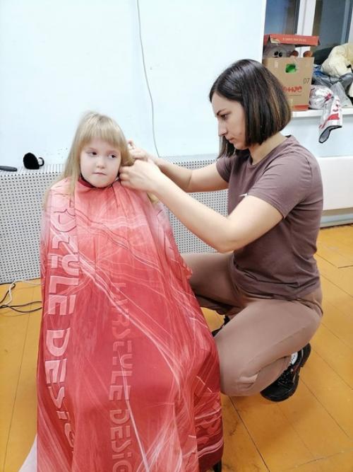 11 марта 2022 года при содействии волонтёра Юлии Соколовой, в наш центр приехали стилисты. 01