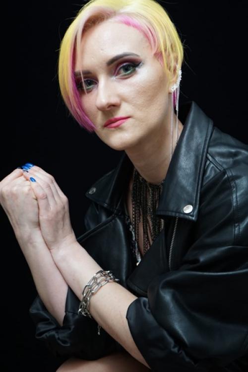 Модная категория.  Модная стрижка с укладкой за 45 минут с предварительным окрашиванием. 01