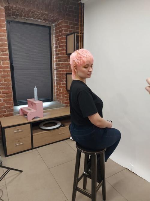 Иногда чего то хочется подстричь, такое модное, даже, остромодное, и не хочется затрачивать много времени на укладку. 05