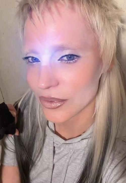 38 лет.  Двое детей. 01