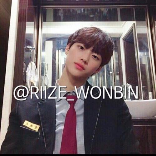 Theqoo вонбин из Riize говорит фанатам, что это конец для его длинных волос. 06 Theqoo вонбин из Riize говорит фанатам, что это конец для его длинных волос. 06