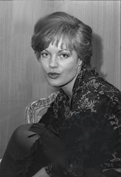 Редкий кадр.  Я обзавелась новой прической, потому что три года уже ходила с одной и той же. 05