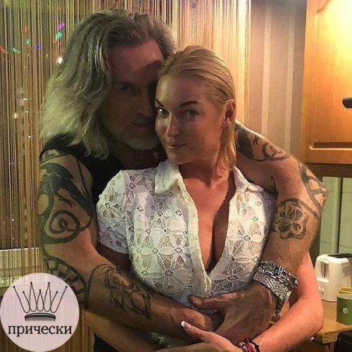 Ещё несколько новых фото потайной пары влюбленных. 04