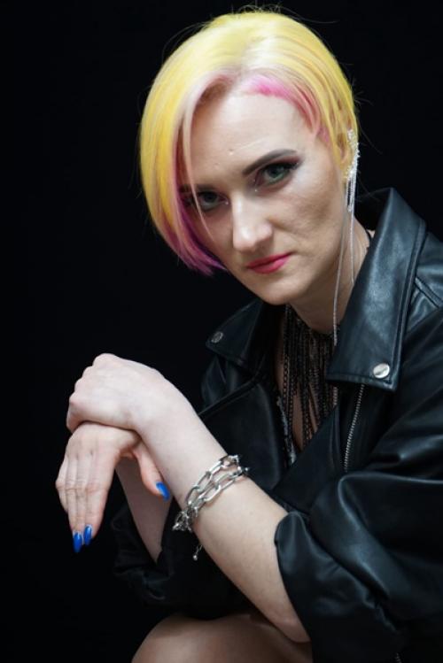 Модная категория.  Модная стрижка с укладкой за 45 минут с предварительным окрашиванием. 02